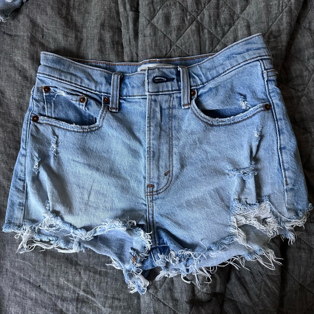 Abercrombie & Fitch Mom Short in High Rise size 25/0, $23